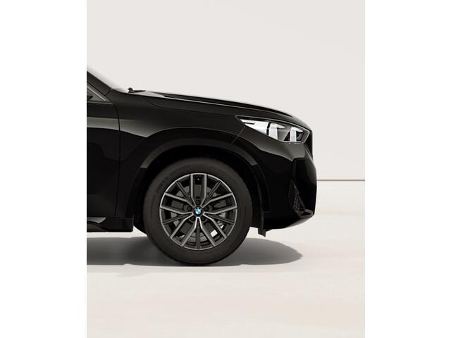 BMW iX1 eDrive20 M-Sport - Pano - Trekhaak - Memoryzetel - Head-Up