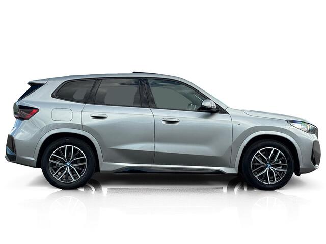 BMW iX1 xDrive30 M-Sport 67 kWh ? Pano ? Leder ? 360CAM