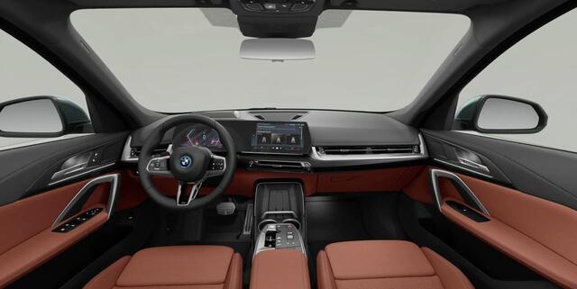 BMW iX1 eDrive20 67 kWh M Sport Edition Driving Assistant Plus - Head up - Elektrisch verwarmde voorstoelen - Sportstoelen - Comfort Access - Getinte Ruiten - Grootlichtassistent -