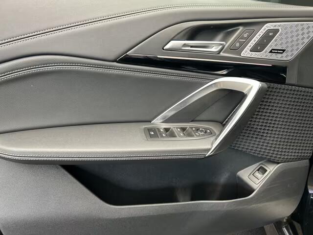 BMW iX1 xDrive30 67 kWh (230kW/313pk) ** LED, LEDER, PANO, TREKH, DRIV. ASS+, 19-inch LMV ** 1e EIG - UNFALLFREI ** ** INFORMEER OOK NAAR ONZE AANTREKKELIJKE FINANCIAL-LEASE TARIEVEN **
