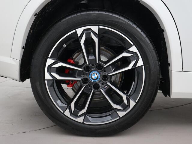 BMW iX1 eDrive20 67 kWh M-SPORT *46 KM NIEUW* + PANORAMA | PREMIUM | 19 INCH | M-REMMEN