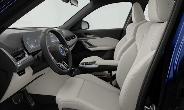 BMW iX1 xDrive30 M-Sport - Pano - 16.255km! - Memoryzetel - ACC