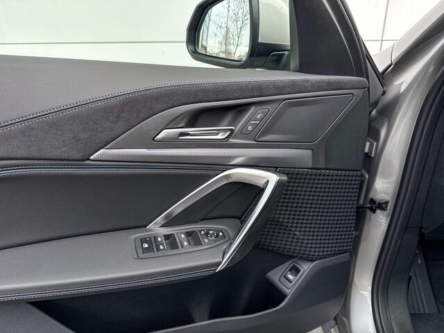 BMW iX1 eDrive20 67 kWh M Sport Edition | M-Sport | Driving Assistant Plus| Glazen panoramadak
