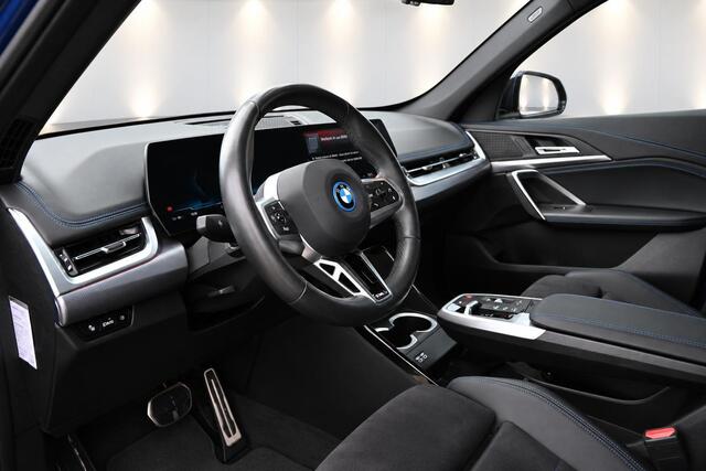 BMW iX1 xDrive30 67 kWh M-Sport pakket | Premium Pack | All-in prijs incl. 12 mnd BOVAG garantie | Aviloo Accutest