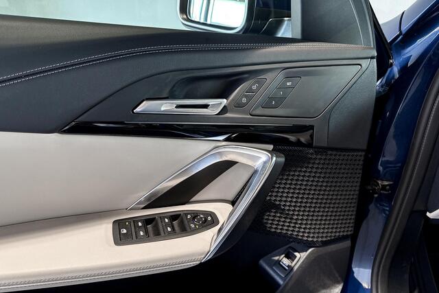 BMW iX1 eDrive20 67 kWh | X Line | Stoelverwarming | Head-Up Display | Comfort Access |