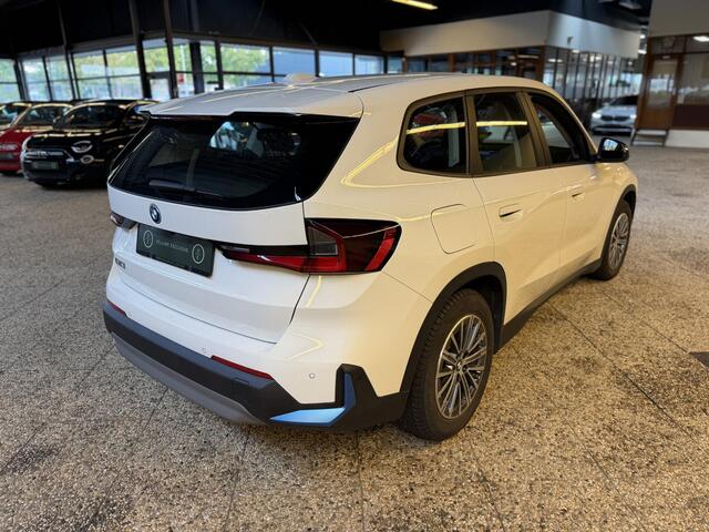 BMW iX1 xDrive30 Launch Edition 67 kWh | HUD | 360 | Keyles | BTW | LED |