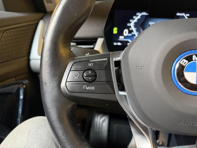 BMW iX1 xDrive30 Launch Edition 67 kWh | HUD | 360 | Keyles | BTW | LED |