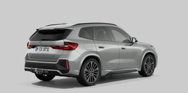 BMW iX1 xDrive30 M Sport - Trekhaak - Panoramadak - Driving Assistant Professional - Head up - Harman Kardon - Actieve bestuurdersstoel - Elektrisch verstelbare/verwarmde stoelen - Comfort Acces -