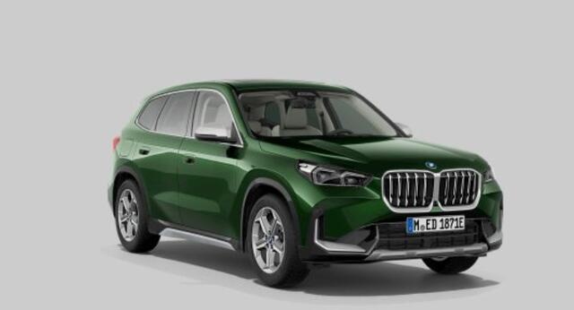 BMW iX1 xDrive30 67 kWh xLine - Panoramadak - Driving Assistant Professional - Head up - omfort Access - Getinte Ruiten - Sportstoelen - Parking Assistant Plus - Grootlichtassistent -