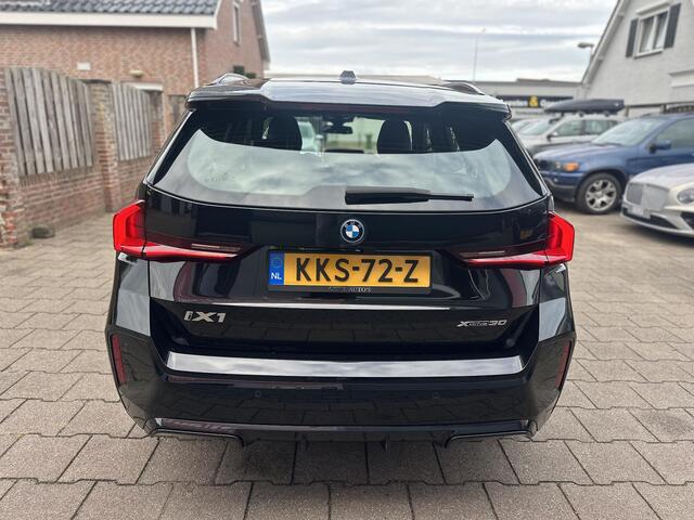 BMW iX1 xDrive30 67 kWh M Sport Edition – foto 10