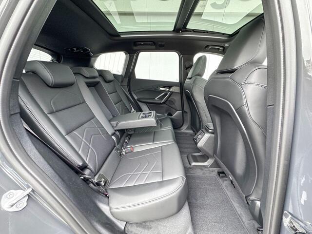 BMW iX1 eDrive20 67 kWh M Sport Edition – foto 9