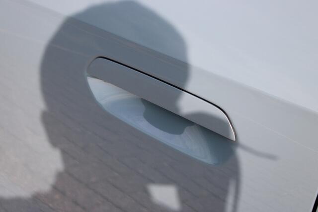 BMW iX1 xDrive30 M Sport / Panoramadak / Sportstoelen / Achteruitrijcamera / Stoelverwarming / Getint glas
