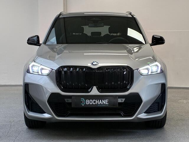BMW iX1 xDrive30 M-Sport Launch Edition 67 kWh | TREKHAAK | H&K | LASERLIGHT |