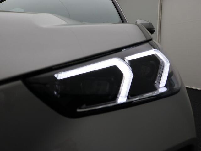 BMW iX1 eDrive20 M Sportpakket | Premium Pack | Travel Pack | SoH 100% | Trekhaak | Panoramadak | Parking Assistant | 19''