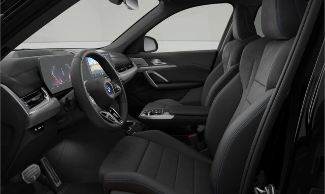 BMW iX1 eDrive20 - M-Sport - Pano - Trekhaak - ACC - Memoryzetel – foto 2