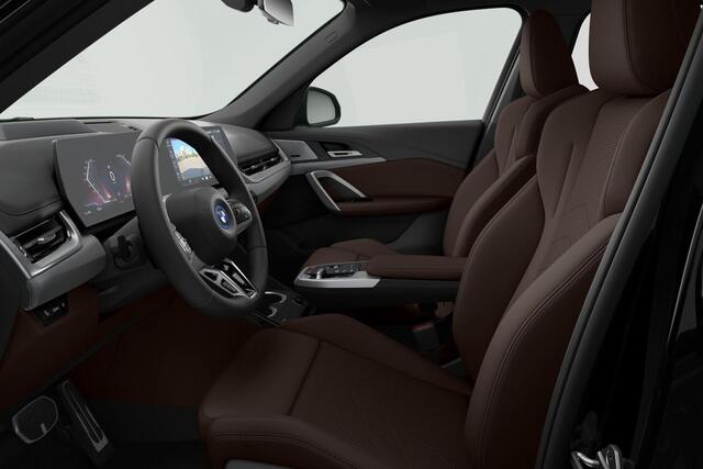BMW iX1 xDrive30 M-Sport / Harman Kardon / Head-Up / Driving Assistant Professional / Parking Assistant Plus / Elektrisch verstelbare voorstoelen / Trekhaak Zwenkbaar / 22 kW lader – foto 2