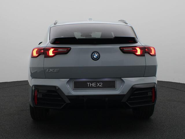 BMW iX2 xDrive30 67 kWh M Sport Edition M Sportpakket Pro | Innovation Pack | Harman Kardon | Panoramadak