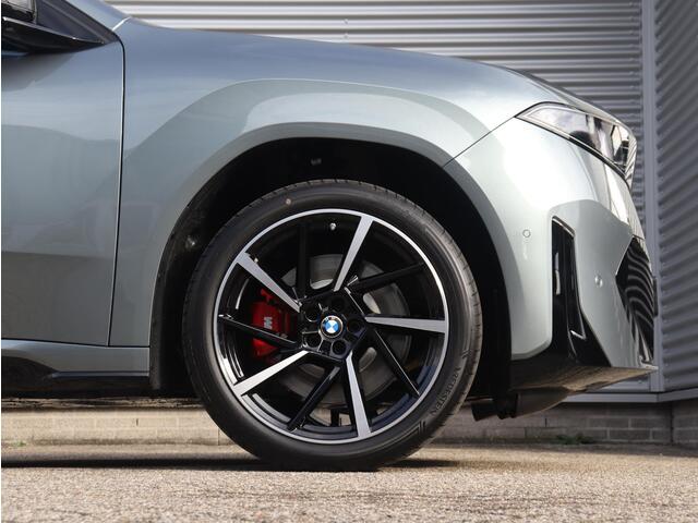 BMW iX3 40 eDrive | M Sportpakket Pro | SOH 100% | Panodak | 3D Head-Up | Driving Assistant Plus | Trekhaak | Parking Assistant Plus | Harman Kardon | 21'' LMV