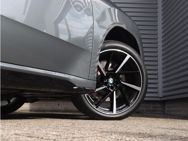BMW iX3 40 eDrive | M Sportpakket Pro | SOH 100% | Panodak | 3D Head-Up | Driving Assistant Plus | Trekhaak | Parking Assistant Plus | Harman Kardon | 21'' LMV