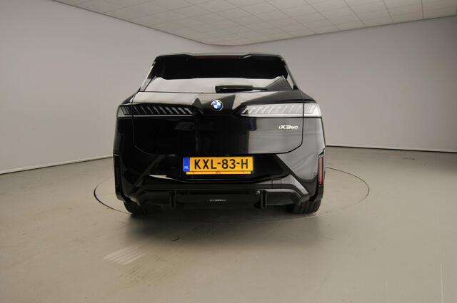 BMW iX3 50 xDrive M-Sportpakket / Panoramadak / Trekhaak / Head-up / Park assist / Alu wielen 22 inch