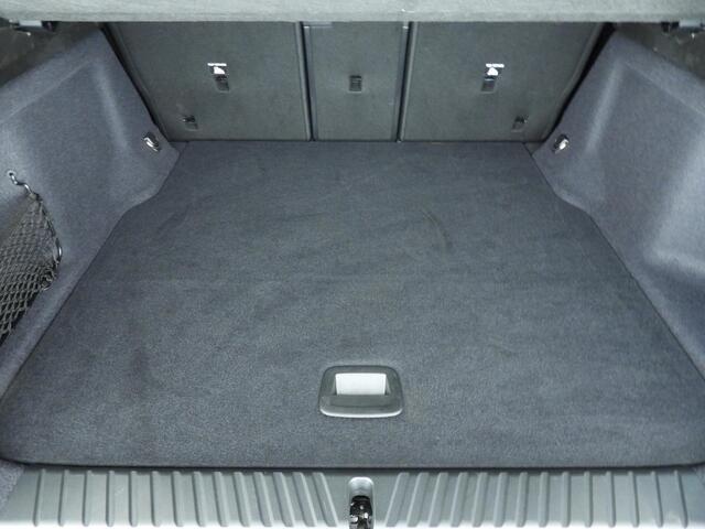 BMW iX3 50 xDrive M-Sportpakket / Panoramadak / Trekhaak / Head-up / Park assist / Alu wielen 22 inch