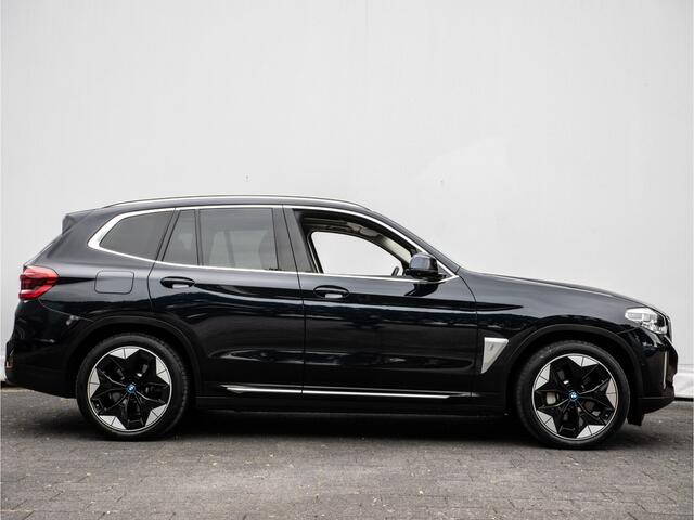 BMW iX3 High Executive 80 kWh SOH 96% Trekhaak/ Leer/ Sportstoelen/ Panoramadak/ Harman-Kardon/ Head up/ Sfeerverlichting/ 360 Camera