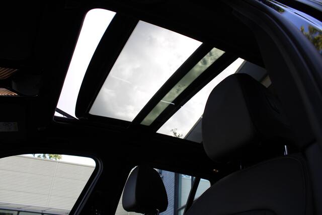 BMW iX3 Executive 80 kWh | SOH 98% | Panorama | Trekhaak | Zwart Lederen bekleding