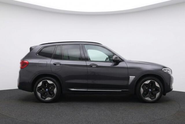 BMW iX3 High Executive 80 kWh Pano | Trekhaak | Harman Kardon | HUD | 360° Camera – foto 4