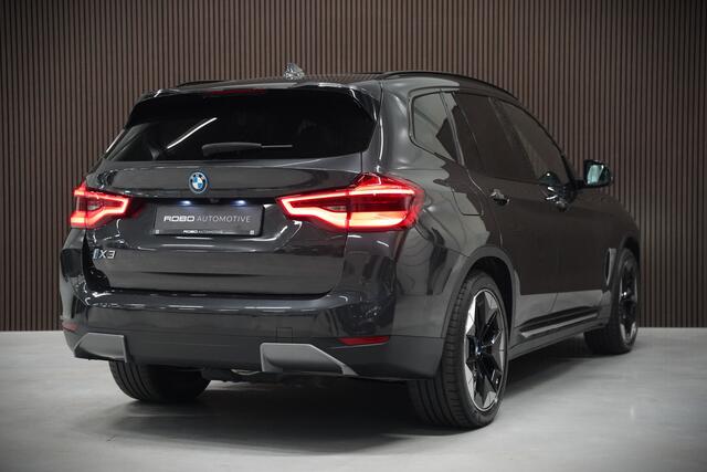 BMW iX3 High Executive 80 kWh | Panoramadak | Harman Kardon | Head-Up Display | Adaptive Cruise Control | Stoelverwarming | Dodehoekdetectie | Keyless | Trekhaak | 360 Camera | Ambiance Verlichting |