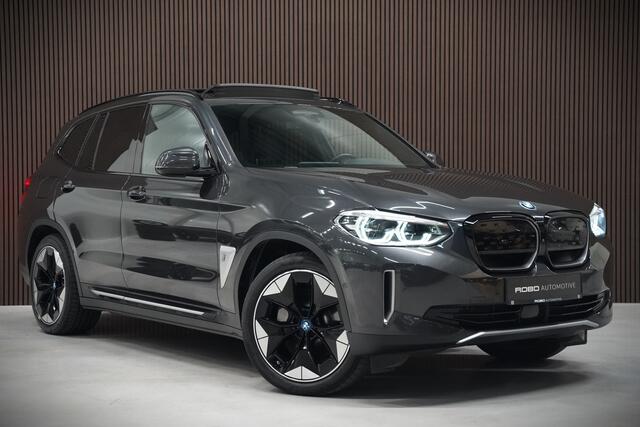 BMW iX3 High Executive 80 kWh | Panoramadak | Harman Kardon | Head-Up Display | Adaptive Cruise Control | Stoelverwarming | Dodehoekdetectie | Keyless | Trekhaak | 360 Camera | Ambiance Verlichting |