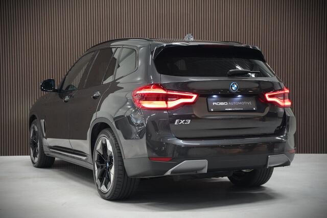 BMW iX3 High Executive 80 kWh | Panoramadak | Harman Kardon | Head-Up Display | Adaptive Cruise Control | Stoelverwarming | Dodehoekdetectie | Keyless | Trekhaak | 360 Camera | Ambiance Verlichting |