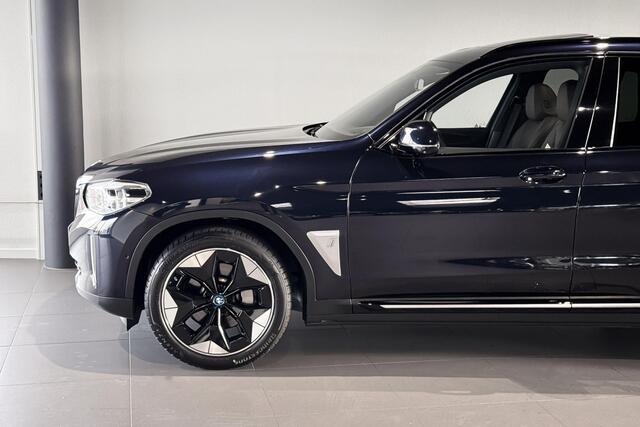 BMW iX3 High Executive 80 kWh | Glazen Panoramadak | Stoelverwarming | Harman Kardon | Head-Up Display |