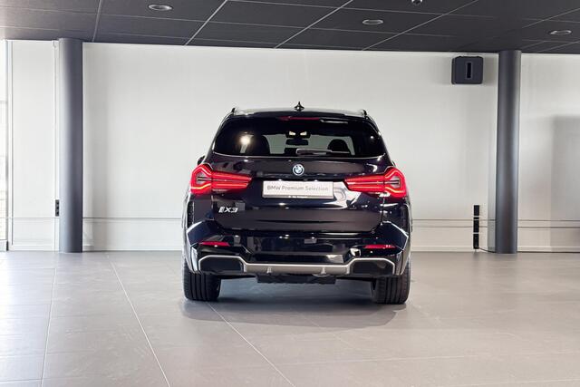 BMW iX3 High Executive Edition 80 kWh | M Sport | Glazen Panoramadak | Stoelverwarming | Head-Up Display | Trekhaak |