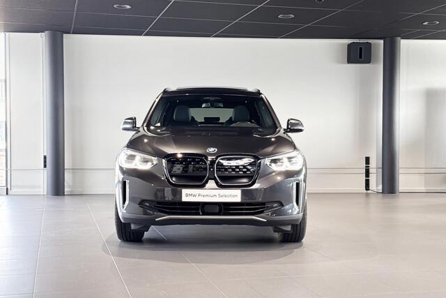BMW iX3 High Executive 80 kWh | Glazen Panoramadak | Harman Kardon | Stoelverwarming | Head-Up Display | Trekhaak |