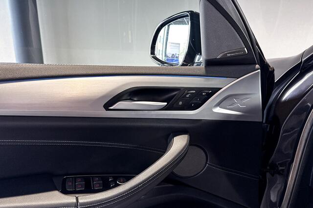 BMW iX3 High Executive 80 kWh | Glazen Panoramadak | Harman Kardon | Stoelverwarming | Head-Up Display | Trekhaak |