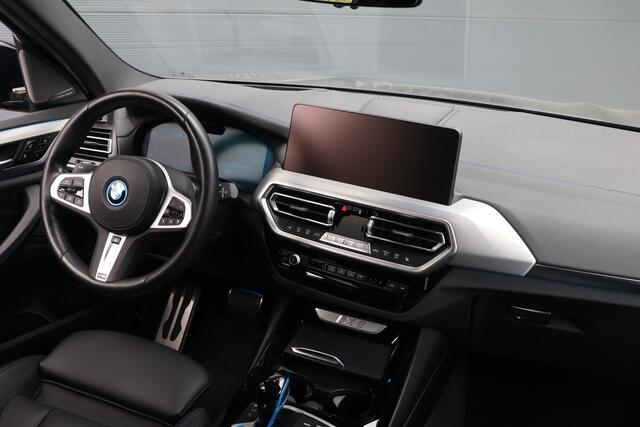 BMW iX3 High Executive Edition 80 kWh Pano/Shadow Line/Leder/360/Harman Kardon/HUD/Trekhaak/Driving Assist Pro/20"
