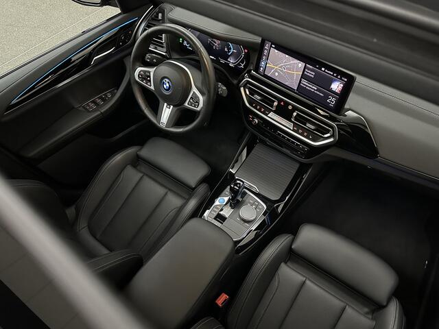 BMW iX3 M-Sport | Sophisto Grey! | Panorama | ACC | Leder | Memory | El. Trekhaak | 97.6% SOH | Sfeerverlichting | 3-Zone Clima | Carplay | LED | Btw auto, 32810,= ex. | Rijklaar incl. Bovag garantie!