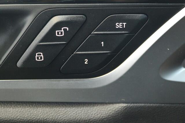 BMW iX3 High Executive 80 kWh (SOH 98%, PANORAMADAK, TREKHAAK, CRUISE CONTROL ADAPTIEF, CAMERA, STOELVERWARMING)
