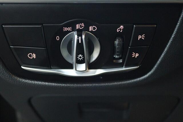 BMW iX3 High Executive 80 kWh (SOH 98%, PANORAMADAK, TREKHAAK, CRUISE CONTROL ADAPTIEF, CAMERA, STOELVERWARMING)