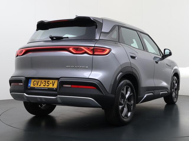 BYD ATTO 2 Boost 45 kWh DIRECT LEVERBAAR | Volledige BYD Fabrieksgarantie t/m 11-2030 of 150.000 km | Stoel & Stuurverwarming | Adaptieve Cruise | 360° Camera | Panoramadak | Dodehoekassistent | Origineel NL Auto