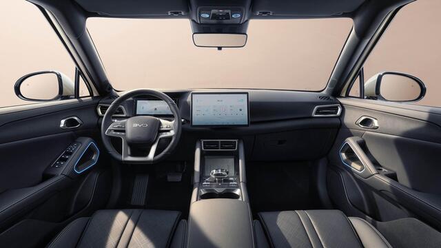 BYD ATTO 2 Comfort 65 kWh | Voorraad Deals | Hiking Green | Panoramadak | Adaptive Cruise Control | 430 KM WLTP | Elektrisch Verstelbare Bestuurdersstoel |