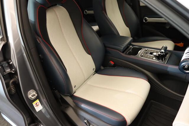 BYD Atto 3 Comfort 60 kWh - ORIGINEEL NEDERLANDSE AUTO - PANORAMADAK - ADAPTIEVE CRUISE CONTROL - 360 GRADEN CAMERA - DODEHOEKDETECTIE - PARKEERSENSOREN VOOR EN ACHTER - NAVIGATIESYSTEEM FULL-MAP - VOORSTOELEN VERWARMD