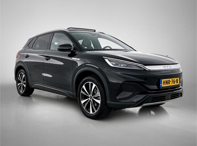 BYD Atto 3 Comfort 60 kWh | Modeljaar 2025 | Zwart Leder | 18" glossy velgen | Regensensor |