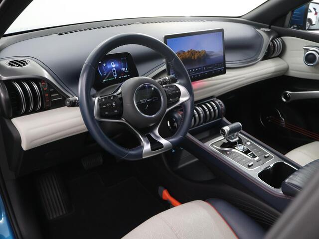 BYD Atto 3 Comfort 60 kWh | SOH 94% | Panoramadak | Lederen Interieur | Draaibaar Scherm | 360 Camera | DAB | Elektrisch verstelbare stoelen | Apple CarPlay/Android Auto | LED | Warmtepomp |