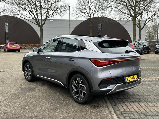 BYD Atto 3 Design SOH 94% | GROOT SCHERM + ELEKTRISCHE KOFFERRUIMTEKLEP | COMPLETE AUTO | RIJKLAAR INCL. FABRIEKSGARANTIE T/M 2029 | AANDRIJFLIJN EN ACCU T/M 2031