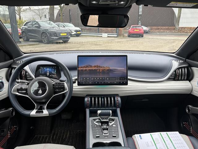 BYD Atto 3 Design SOH 94% | GROOT SCHERM + ELEKTRISCHE KOFFERRUIMTEKLEP | COMPLETE AUTO | RIJKLAAR INCL. FABRIEKSGARANTIE T/M 2029 | AANDRIJFLIJN EN ACCU T/M 2031