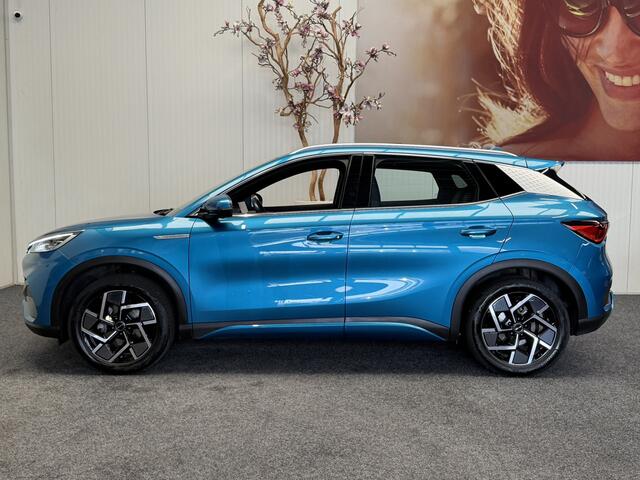BYD Atto 3 DESIGN 60 kWh WLTP 420 KM * 45 STUKS OP VOORRAAD* APPLE CARPLAY/ ANDROID AUTO ELEK. ACHTERKLEP PANORAMADAK ELEK. VOORSTOELEN KEYLESS ENTRY/ START 360 CAMERA STOELVERWARMING NAVI