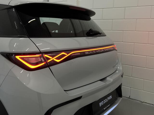 BYD Dolphin Comfort 60 kWh 2024 VOORRAADKORTING | APPLE CARPLAY | STOELVERWARMING