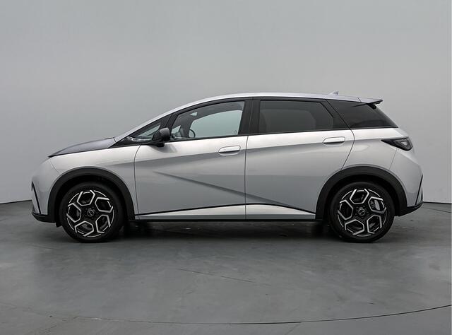 BYD Dolphin Design 60 kWh | 427 KM WLTP | Panoramadak | V2L | 17" LMV |
