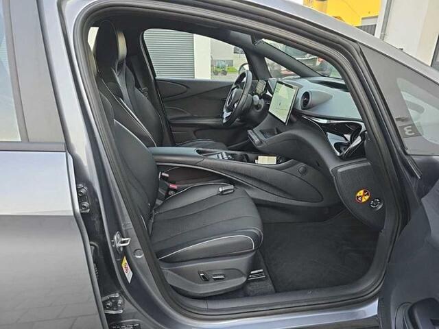 BYD Dolphin COMFORT 60.4 kWh Warmtepomp | 427 KM RANGE! | V2L | Keyless